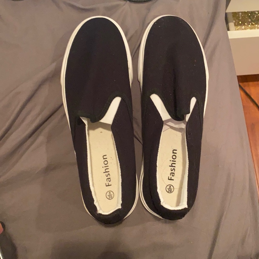 Women’s Knockoff Vans Size 8